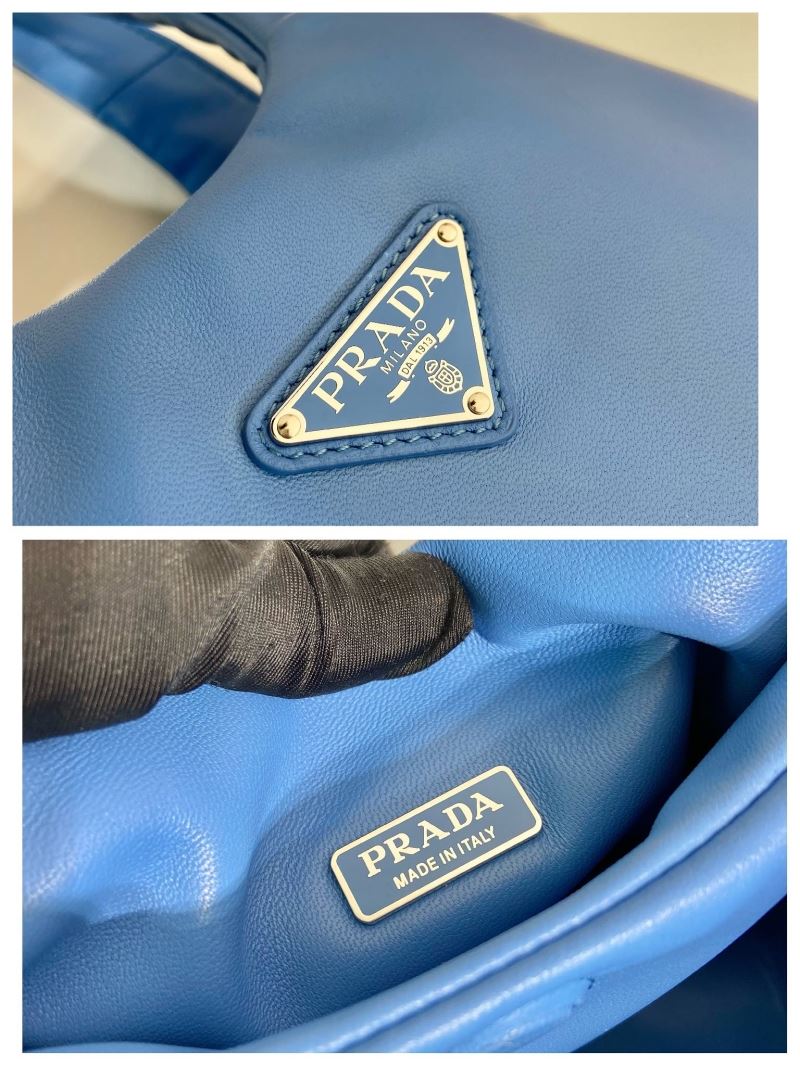 Pra*a tote bags